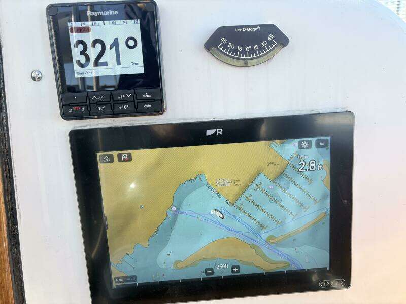 Raymarine Axiom 12 in