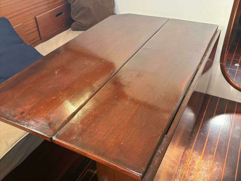 cockpit table one leaf