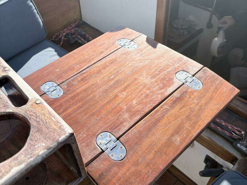 cockpit table fully open