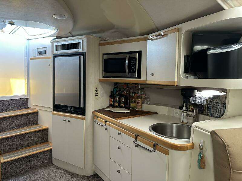 35ft Cruisers Yacht For Sale