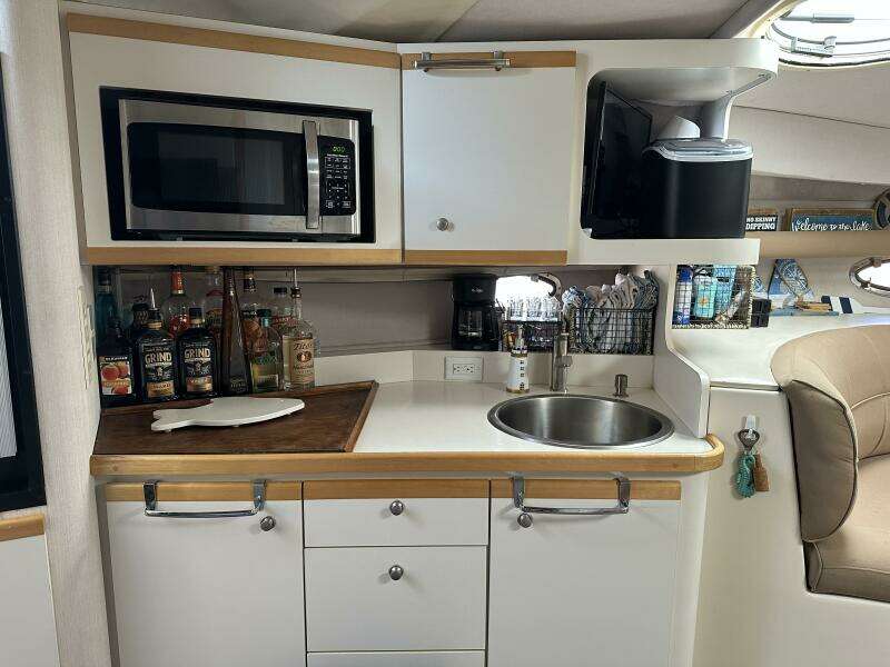 35ft Cruisers Yacht For Sale