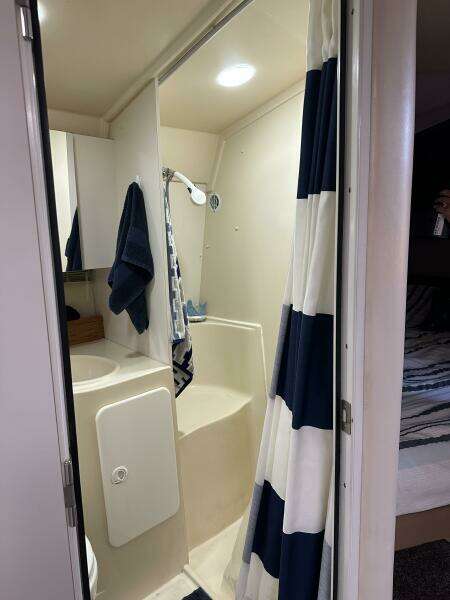 35ft Cruisers Yacht For Sale