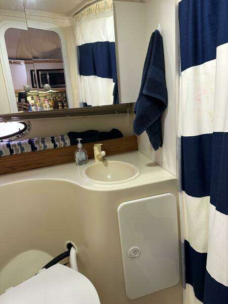 35ft Cruisers Yacht For Sale