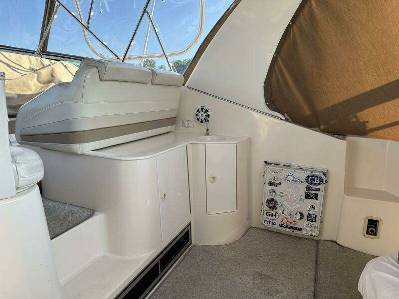 35ft Cruisers Yacht For Sale