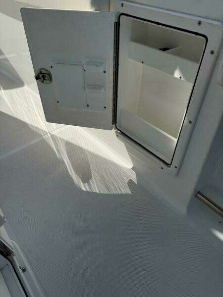 27ft Sea Hunt Yacht For Sale