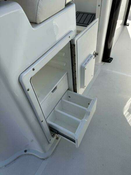 27ft Sea Hunt Yacht For Sale