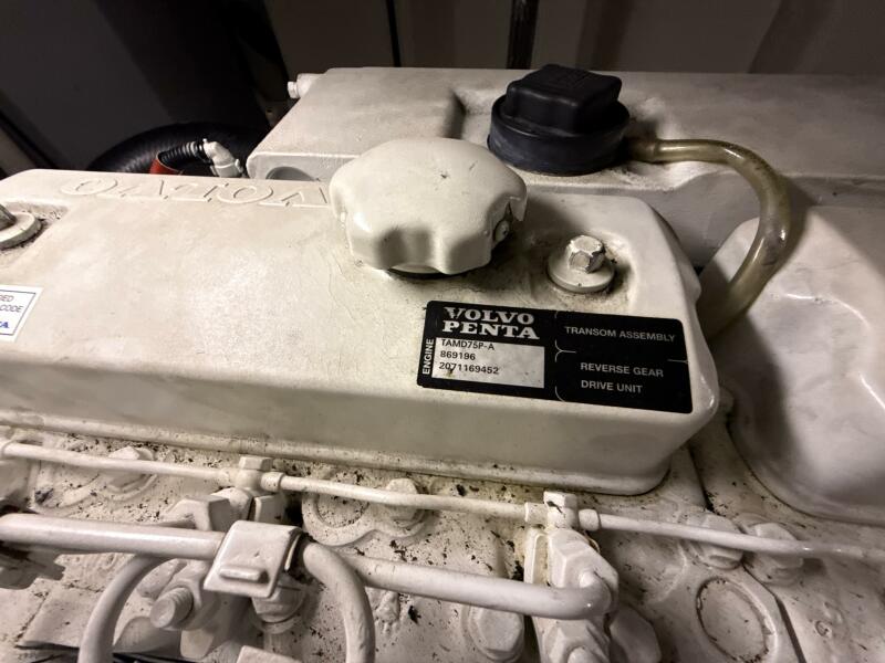 46' 2004 Carver 460 voyager