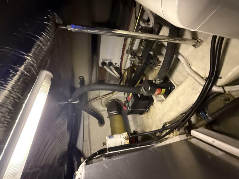 46' 2004 Carver 460 voyager