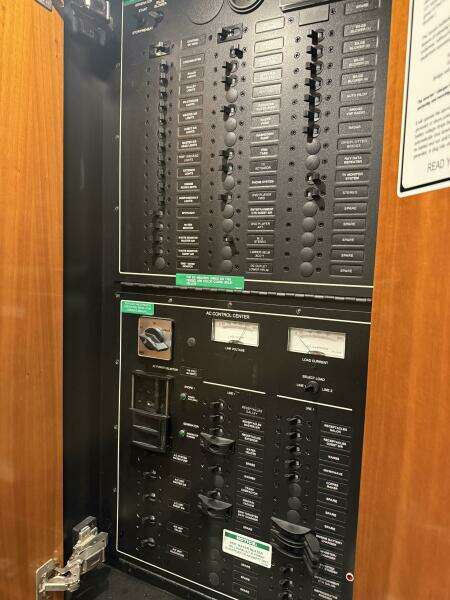 46ft Carver Yacht For Sale