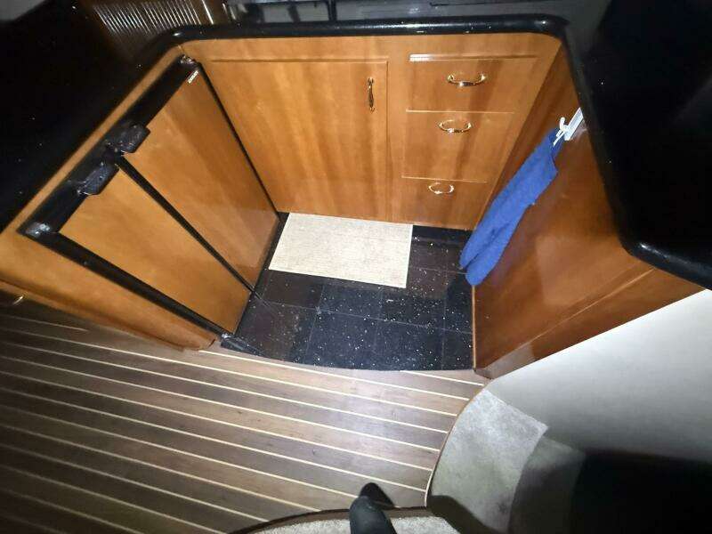 46ft Carver Yacht For Sale
