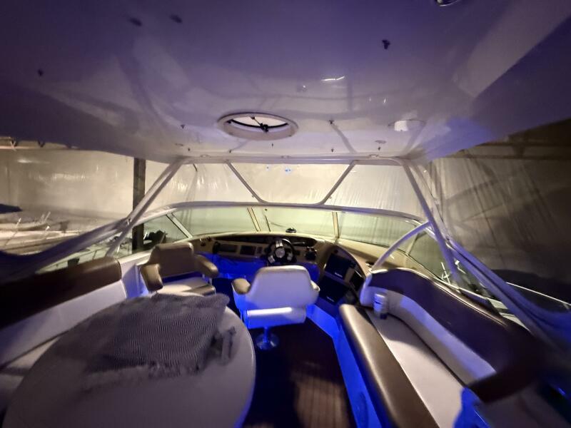 46' 2004 Carver 460 voyager