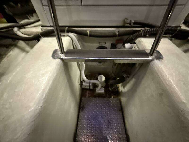 46ft Carver Yacht For Sale