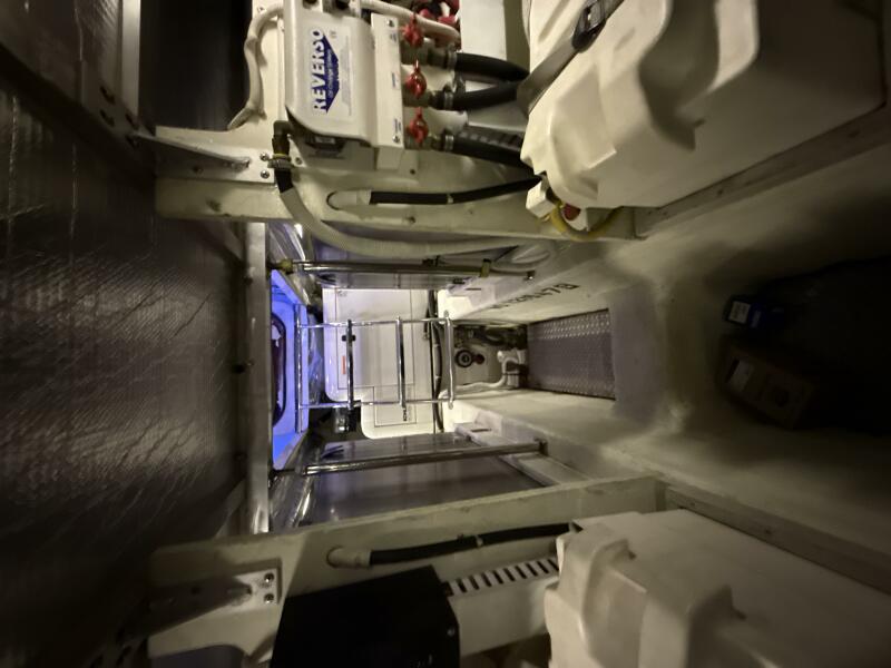 46' 2004 Carver 460 voyager