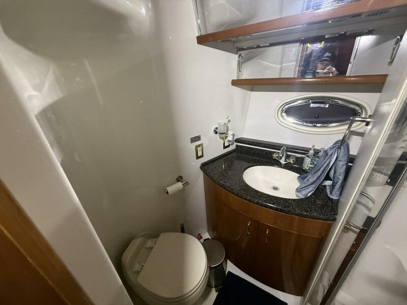 46' 2004 Carver 460 voyager