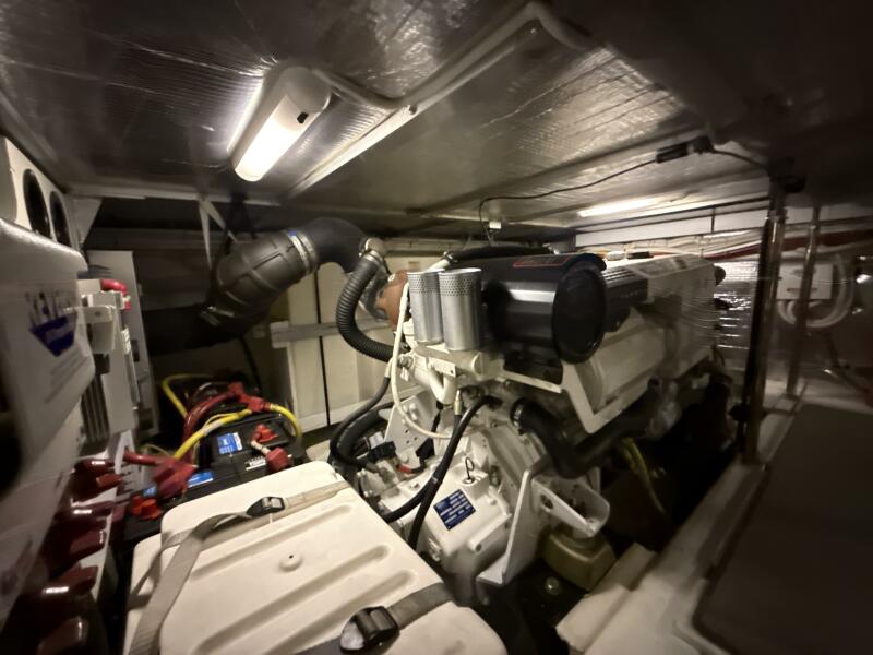 46' 2004 Carver 460 voyager