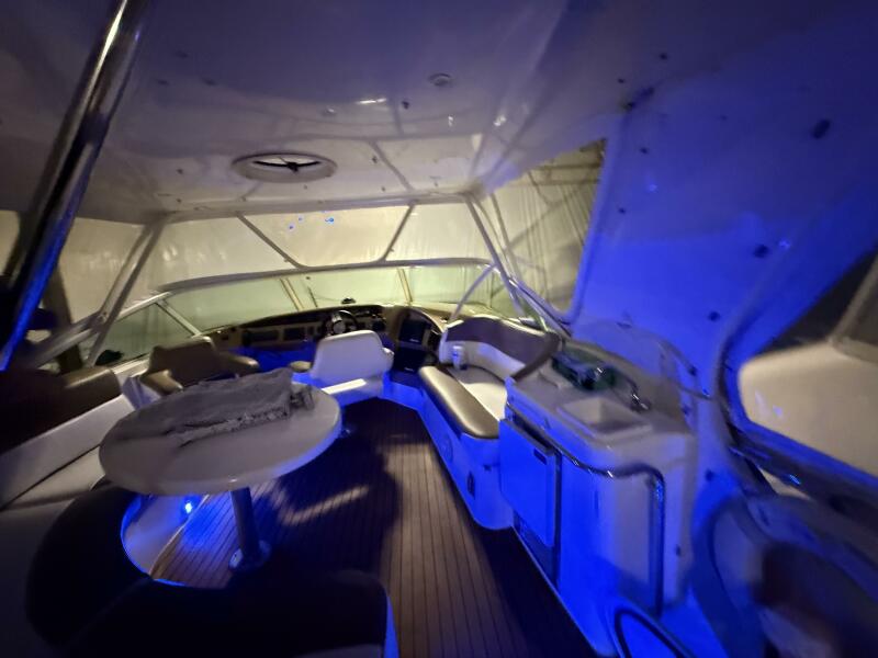 46' 2004 Carver 460 voyager