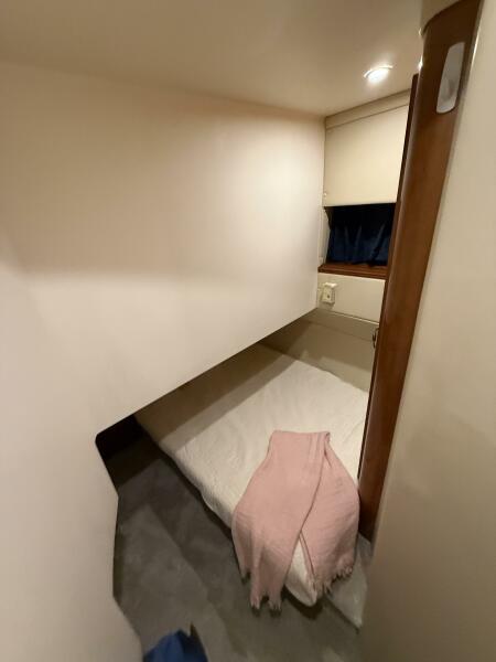 46' 2004 Carver 460 voyager