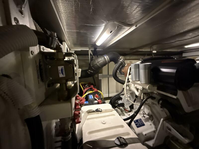 46' 2004 Carver 460 voyager