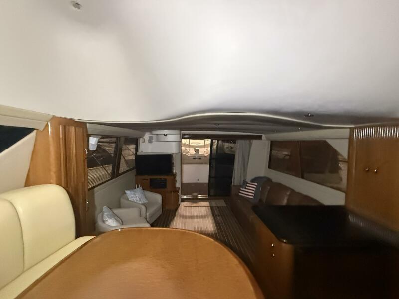 46' 2004 Carver 460 voyager
