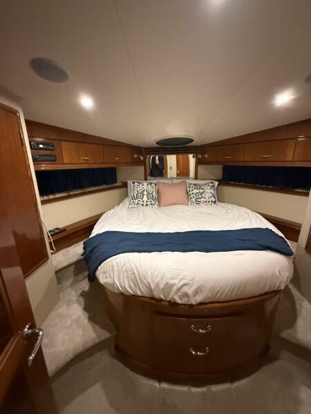 46' 2004 Carver 460 voyager