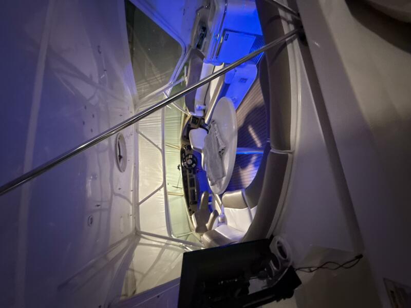 46' 2004 Carver 460 voyager