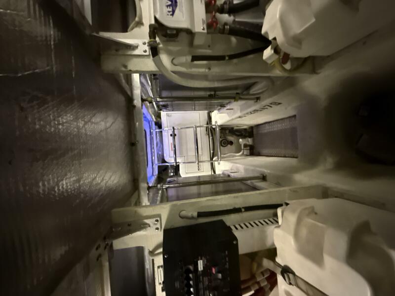 46' 2004 Carver 460 voyager