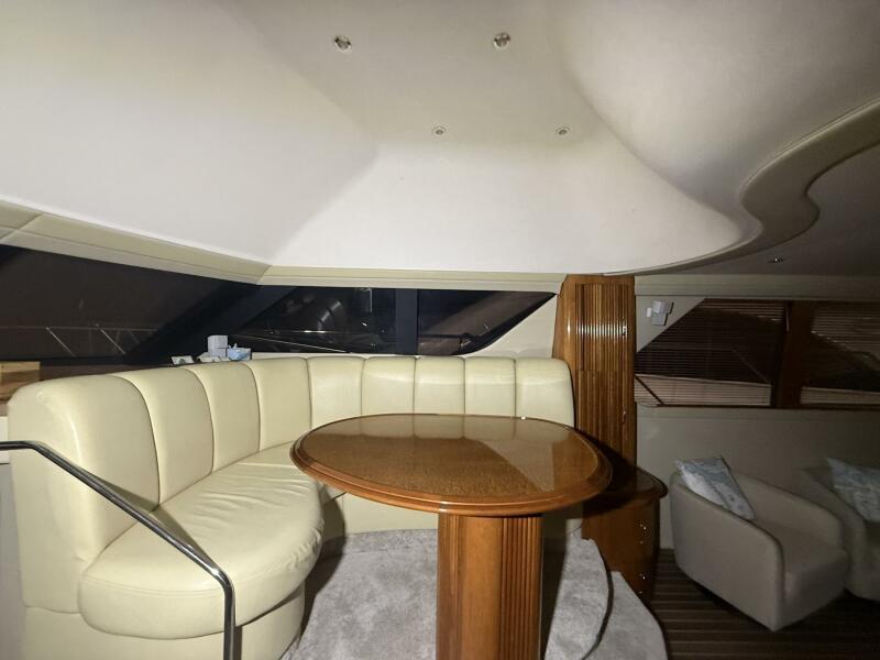 46' 2004 Carver 460 voyager