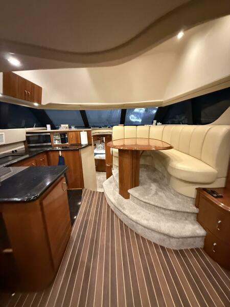 46' 2004 Carver 460 voyager