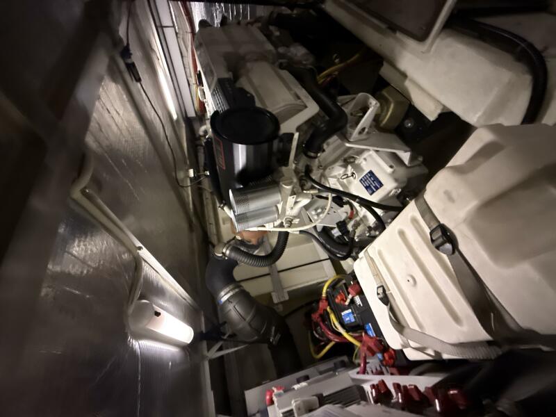 46' 2004 Carver 460 voyager