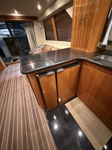 46' 2004 Carver 460 voyager