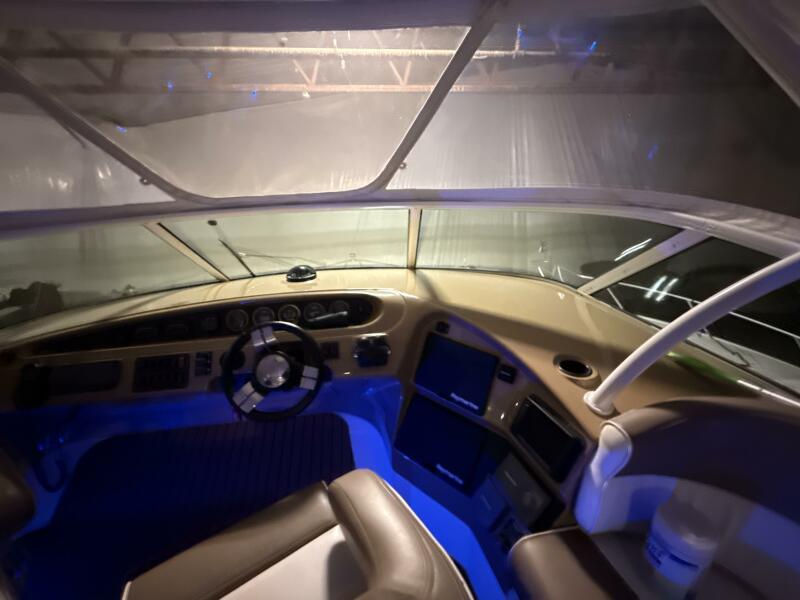 46' 2004 Carver 460 voyager