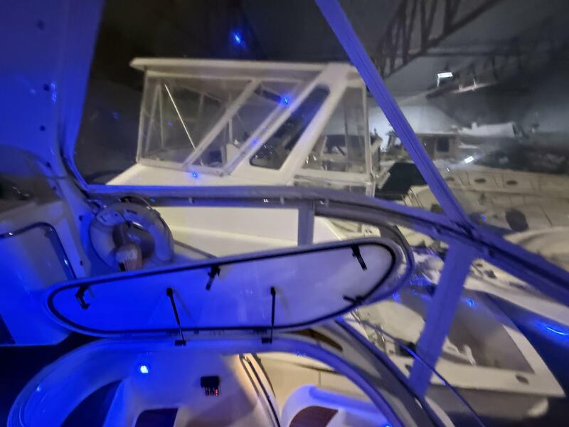 46' 2004 Carver 460 voyager