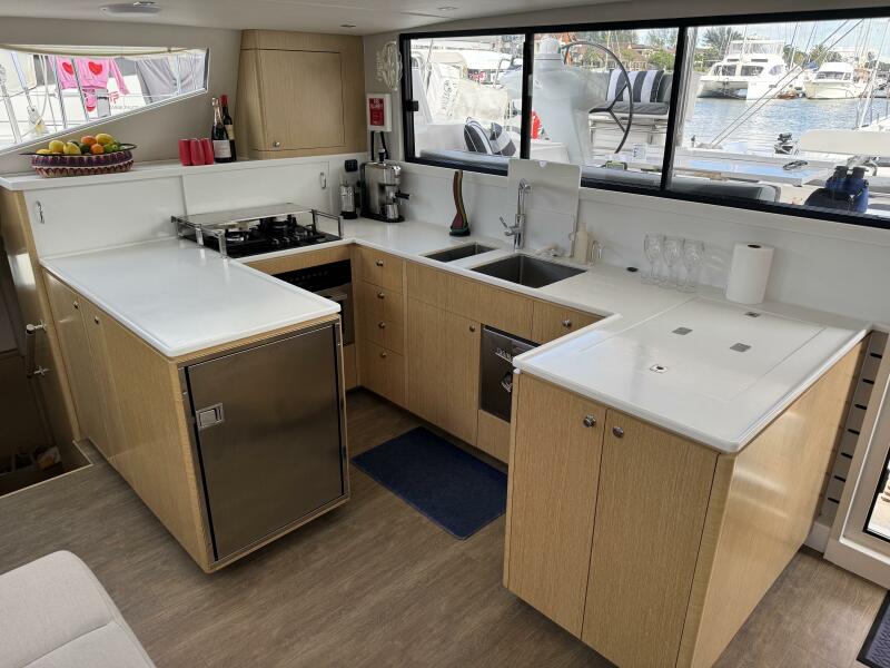 52' 2023 Seawind 1600