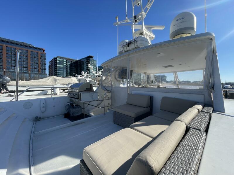 70' 1999 Horizon 70 MY