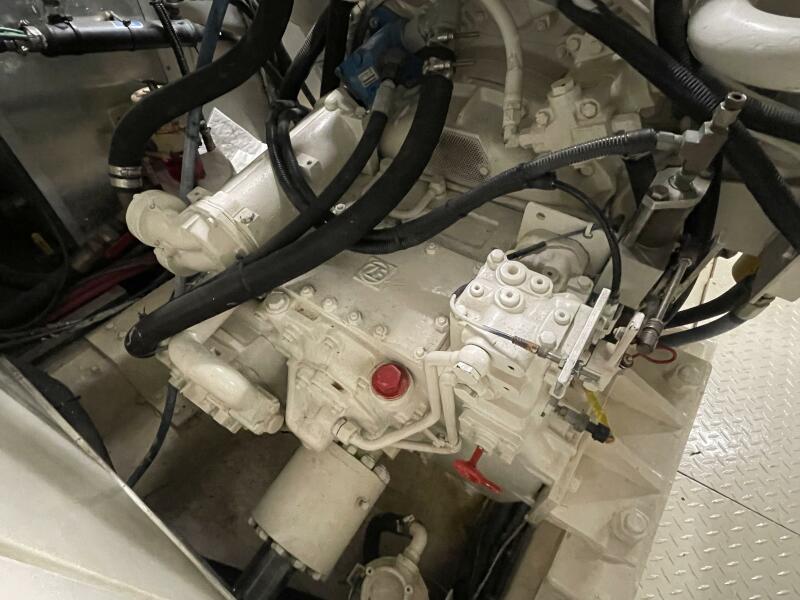 70' 1999 Horizon 70 MY