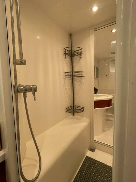 70' 1999 Horizon 70 MY