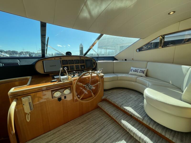 70' 1999 Horizon 70 MY