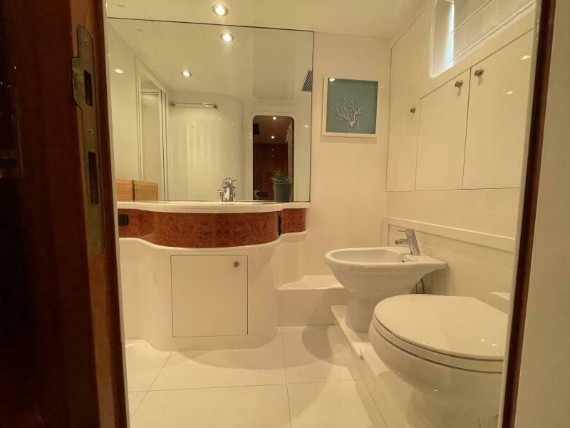 70' 1999 Horizon 70 MY