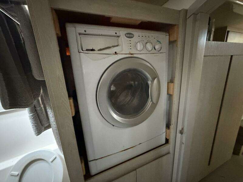 Gratitude 48ft Leopard Yacht For Sale