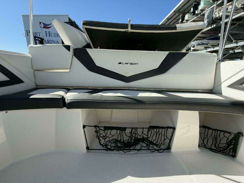 Yesterday s Dream 23ft Larson Yacht For Sale