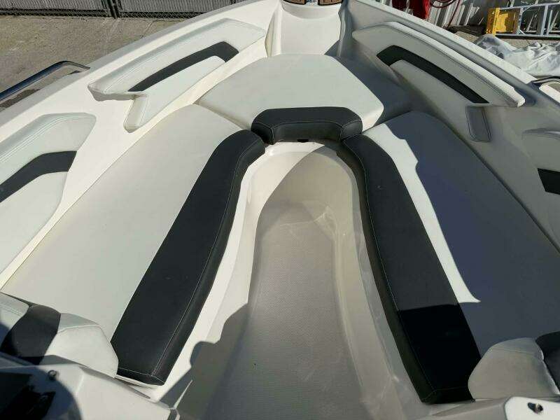 Yesterday s Dream 23ft Larson Yacht For Sale