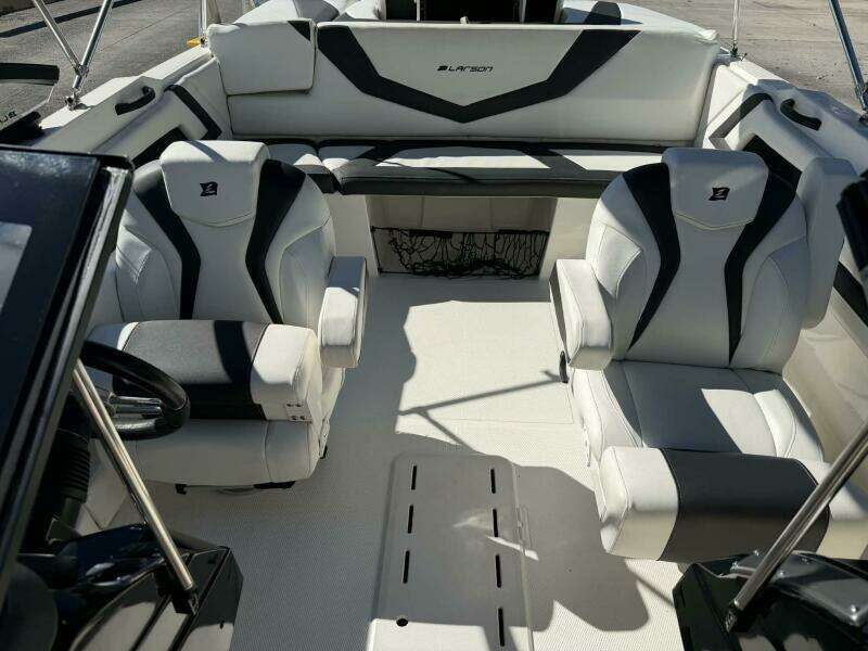 Yesterday s Dream 23ft Larson Yacht For Sale
