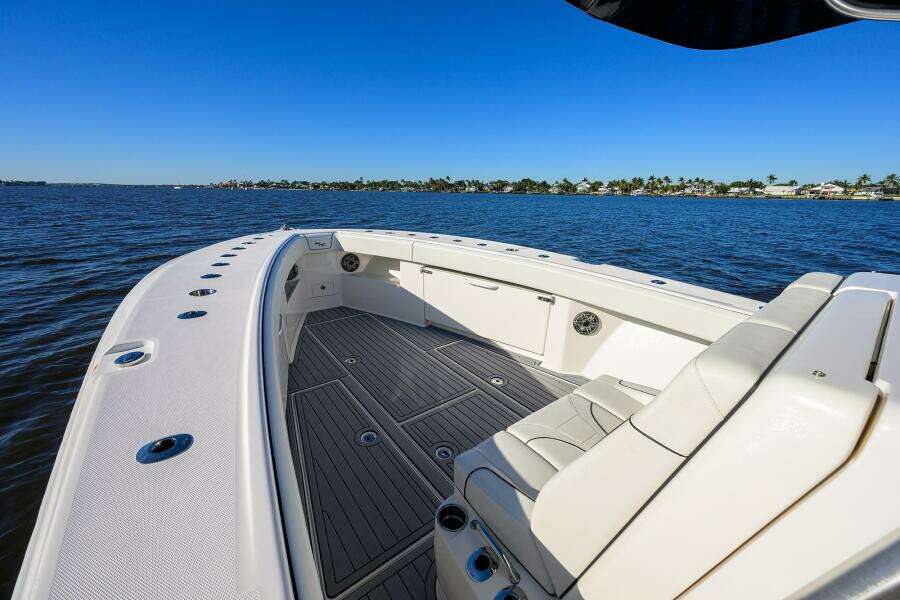 BAREFOOR IN PUBLIC 37ft SeaVee Yacht For Sale