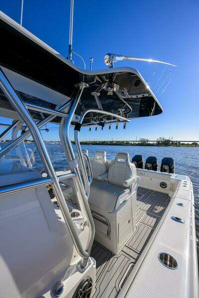 BAREFOOR IN PUBLIC 37ft SeaVee Yacht For Sale