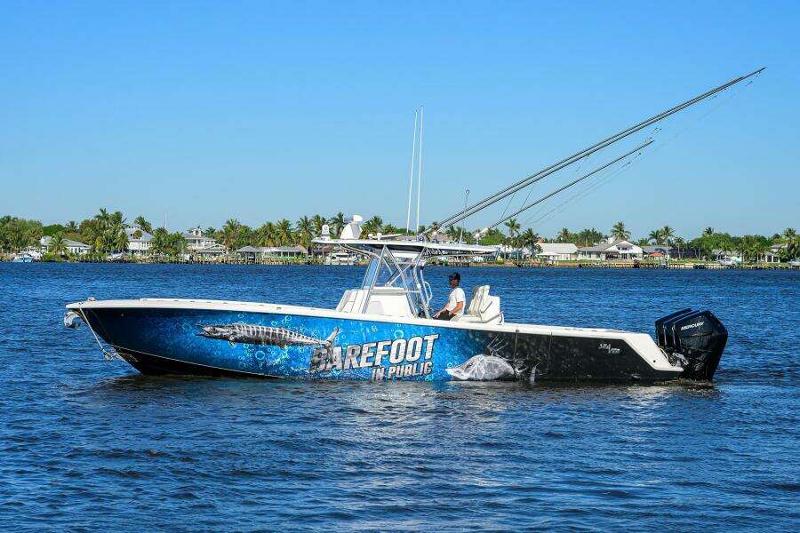 BAREFOOR IN PUBLIC 37ft SeaVee Yacht For Sale