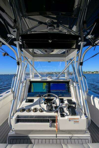 BAREFOOR IN PUBLIC 37ft SeaVee Yacht For Sale