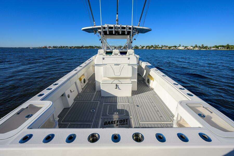 BAREFOOR IN PUBLIC 37ft SeaVee Yacht For Sale