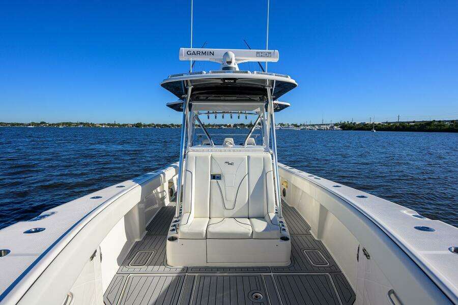 BAREFOOR IN PUBLIC 37ft SeaVee Yacht For Sale