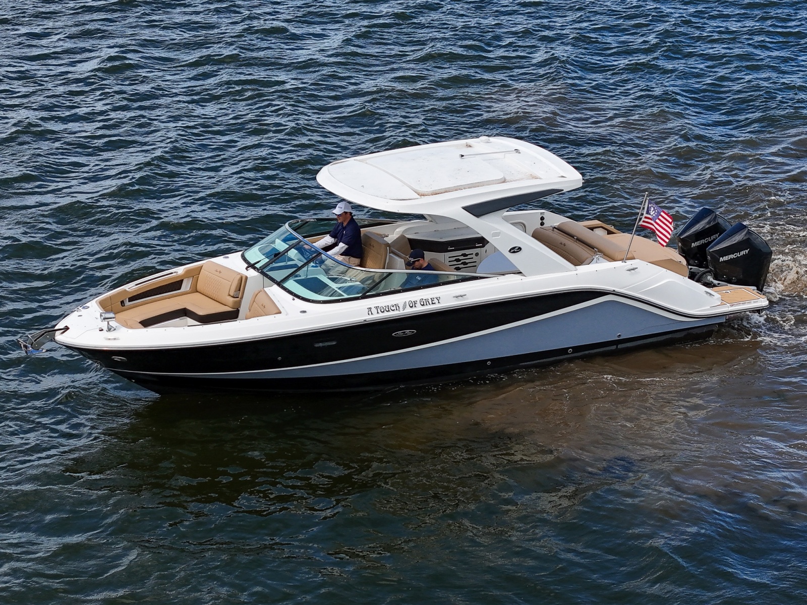 32' 2023 Sea Ray SLX 310 OB