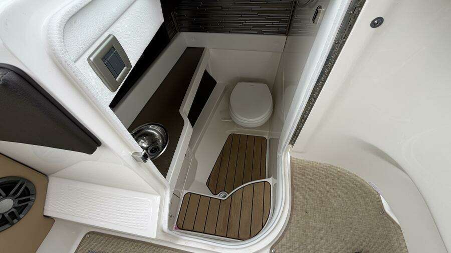 32ft Sea Ray Yacht For Sale